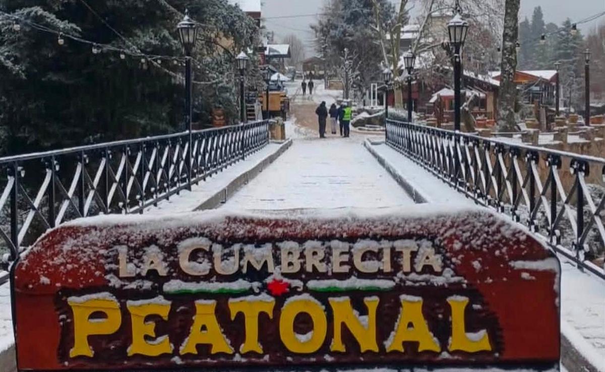 La Cumbrecita, teñida de blanco. (Foto: Daniel Cáceres)