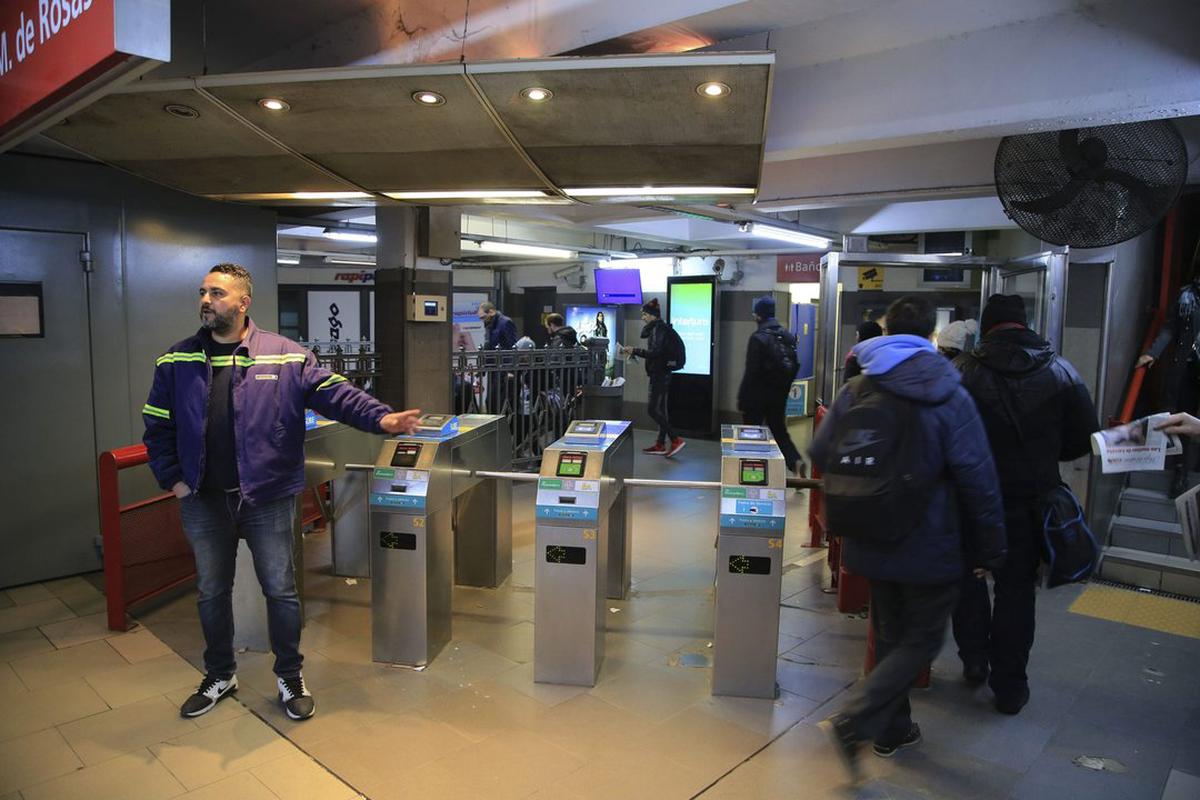 Protesta de metrodelegados: apertura de molinetes en Federico Lacroze