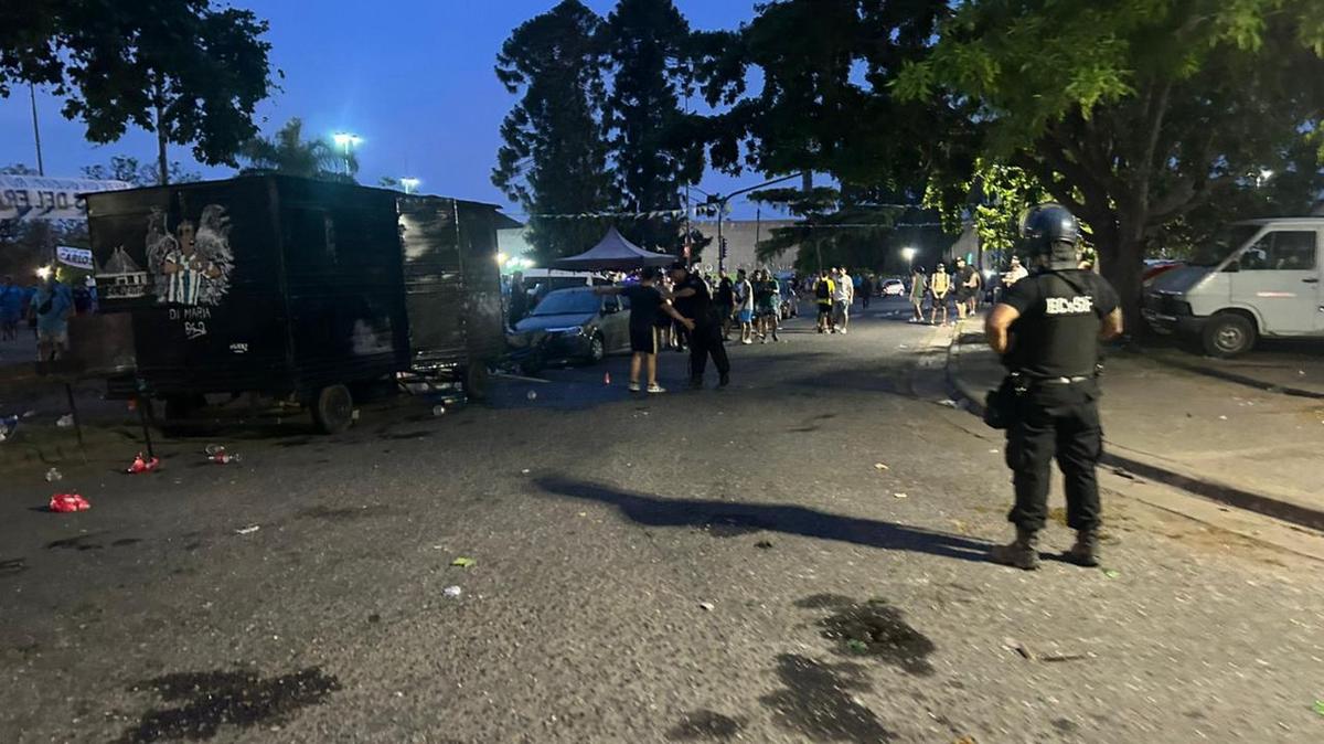 Incidentes en Rosario antes de la semifinal del certamen federal.