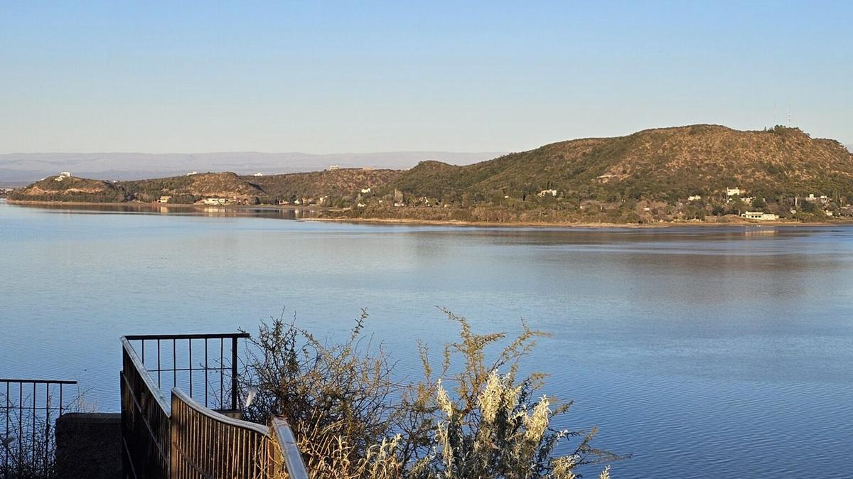 Las vistas del Cerro de los Enamorados, en Embalse. (Foto: Córdoba Turismo)