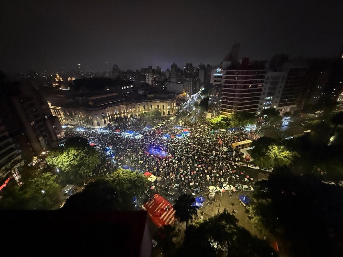 Una multitud estuvo en la marcha Ni Una Menos en Córdoba. Foto: Daniel Cáceres.