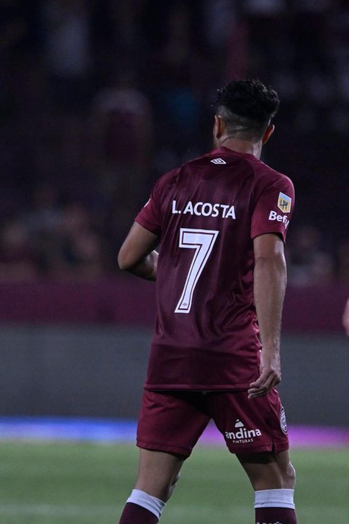 Acosta apuntó contra Mastrangelo: “Cuando hay un equipo del poder, dirige él”. (Foto NA: @clublanus)