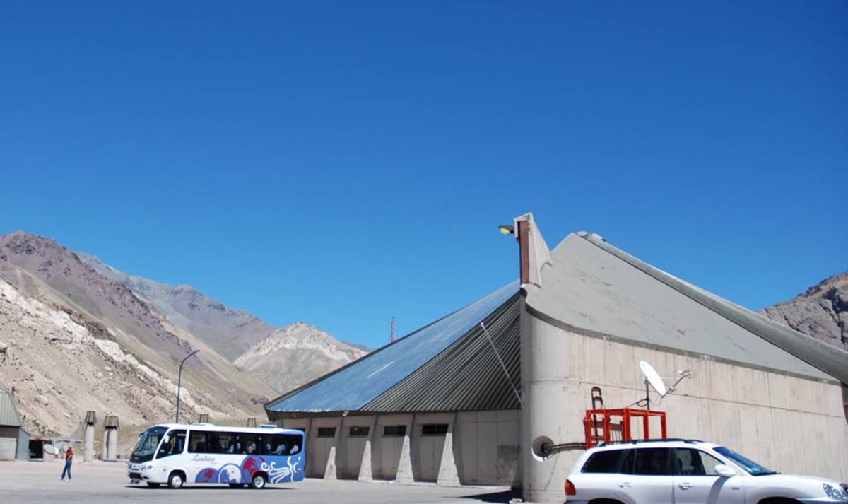Juicio a dos aduaneros por no detectar contrabando en micro proveniente de Chile