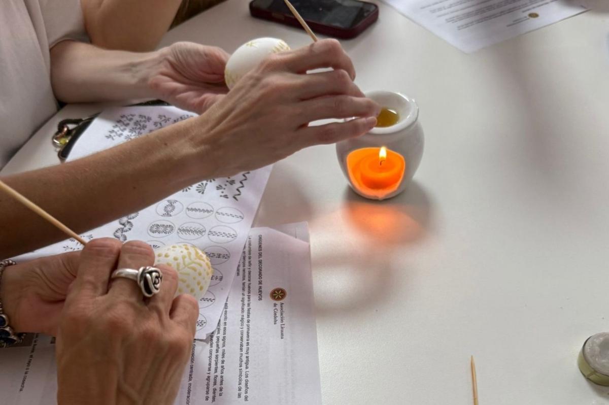 Huevos de Pascua lituanos en Córdoba, una tradición de Semana Santa