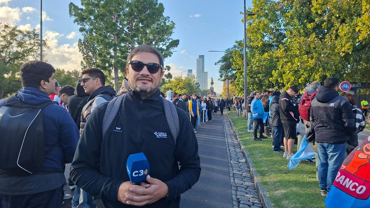 Buenos Aires, paralizada por la esperada exhibición del piloto pilarense.