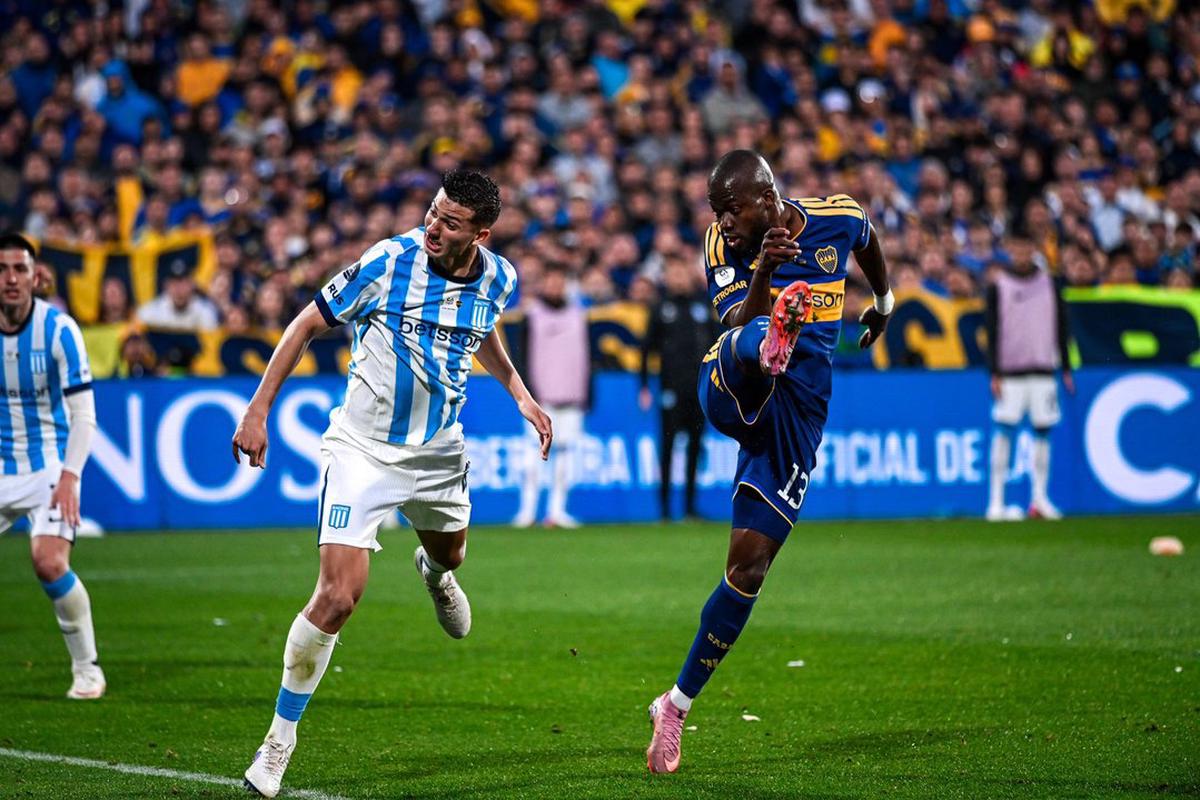 Enner Valencia y el cabezazo para igualar un partido adverso ante Racing.