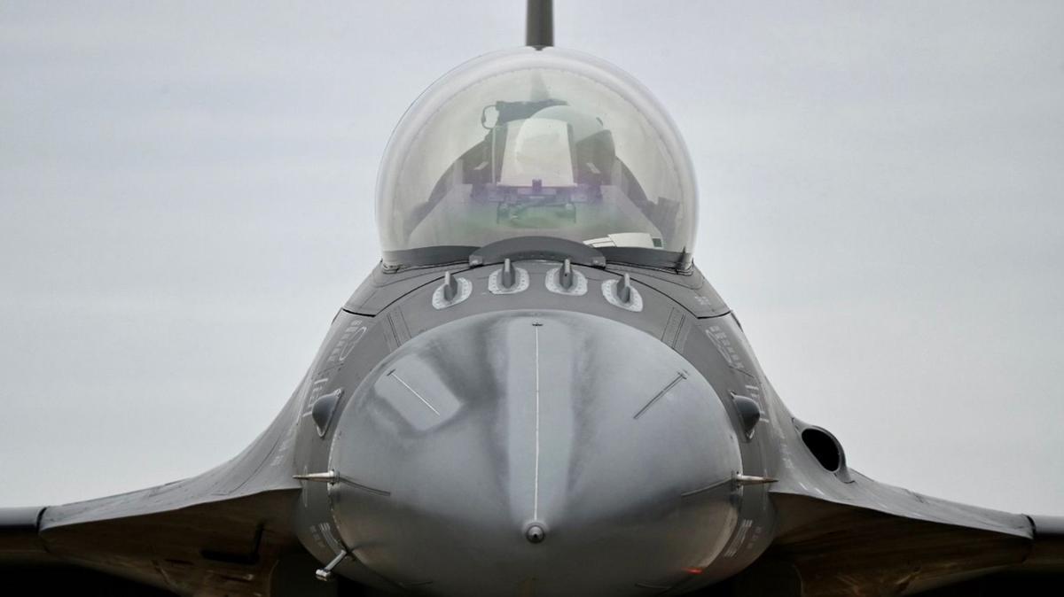 Fuerza Aérea certifica a sus primeros aviadores en el emblemático