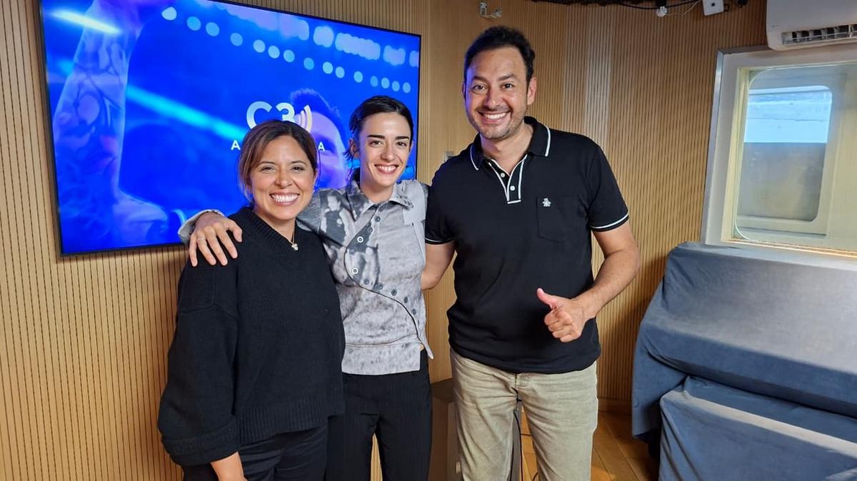 Zoe Gotusso pasó por los estudios de Cadena 3. 