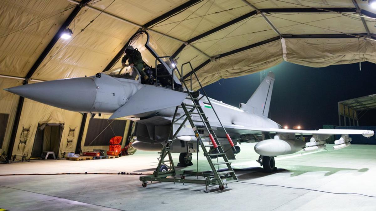 Reino Unido envía aviones de combate para defender a Arabia Saudita de ataques hutíes.