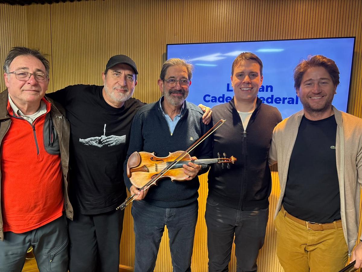 El Flaco Pailos y la Camerata Córdoba, en Cadena 3.