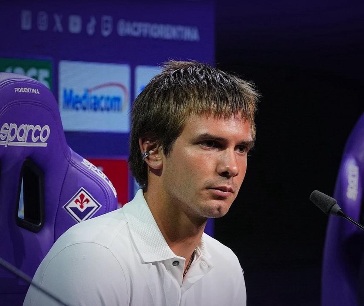 Franco Mastantuono fue presentado de manera oficial en la Fiorentina.