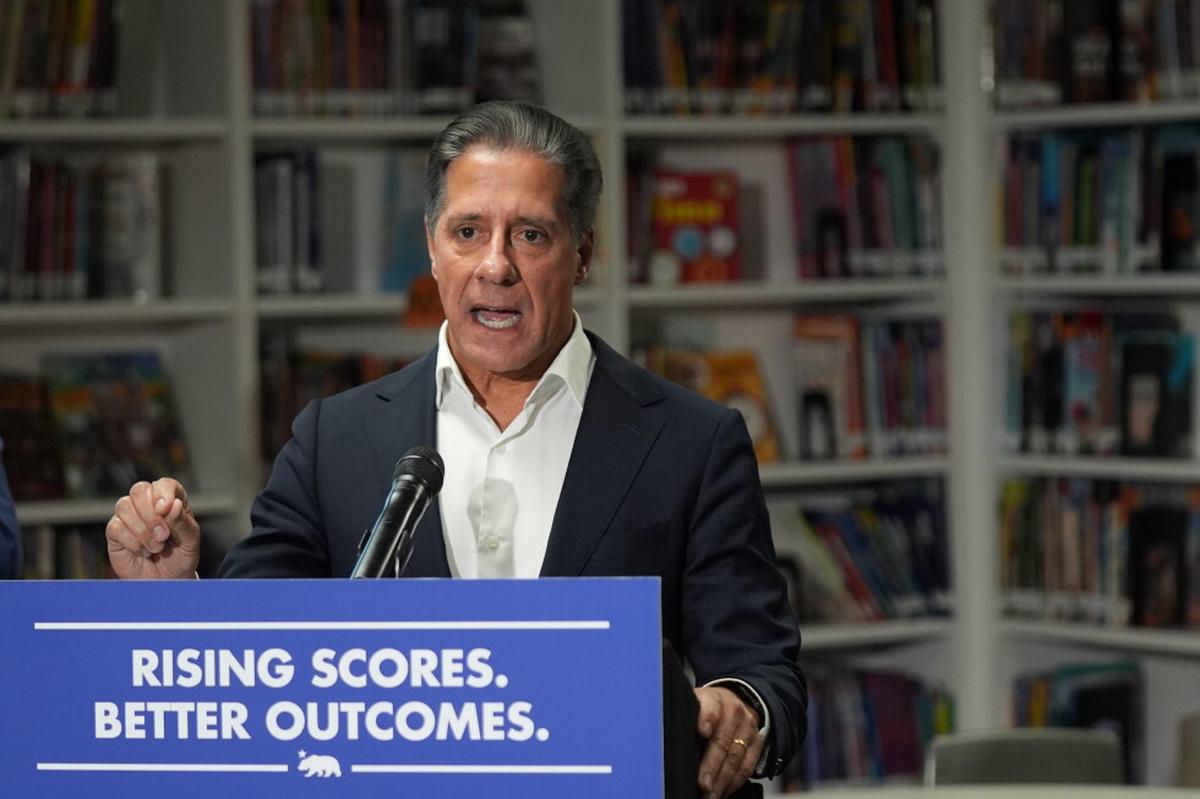 Renuncia superintendente escolar de Los Ángeles en medio de investigación federal
