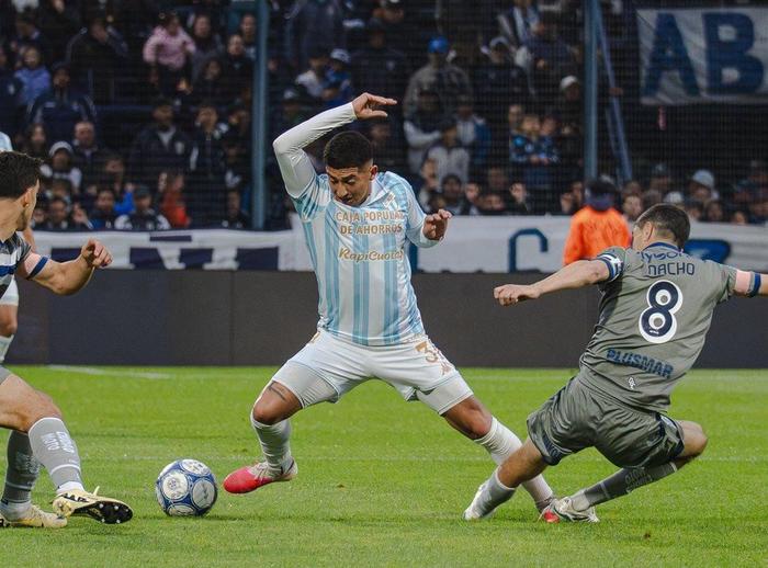 Gimnasia y Atlético Tucumán igualaron 1 a 1 en un emocionante encuentro en La Plata