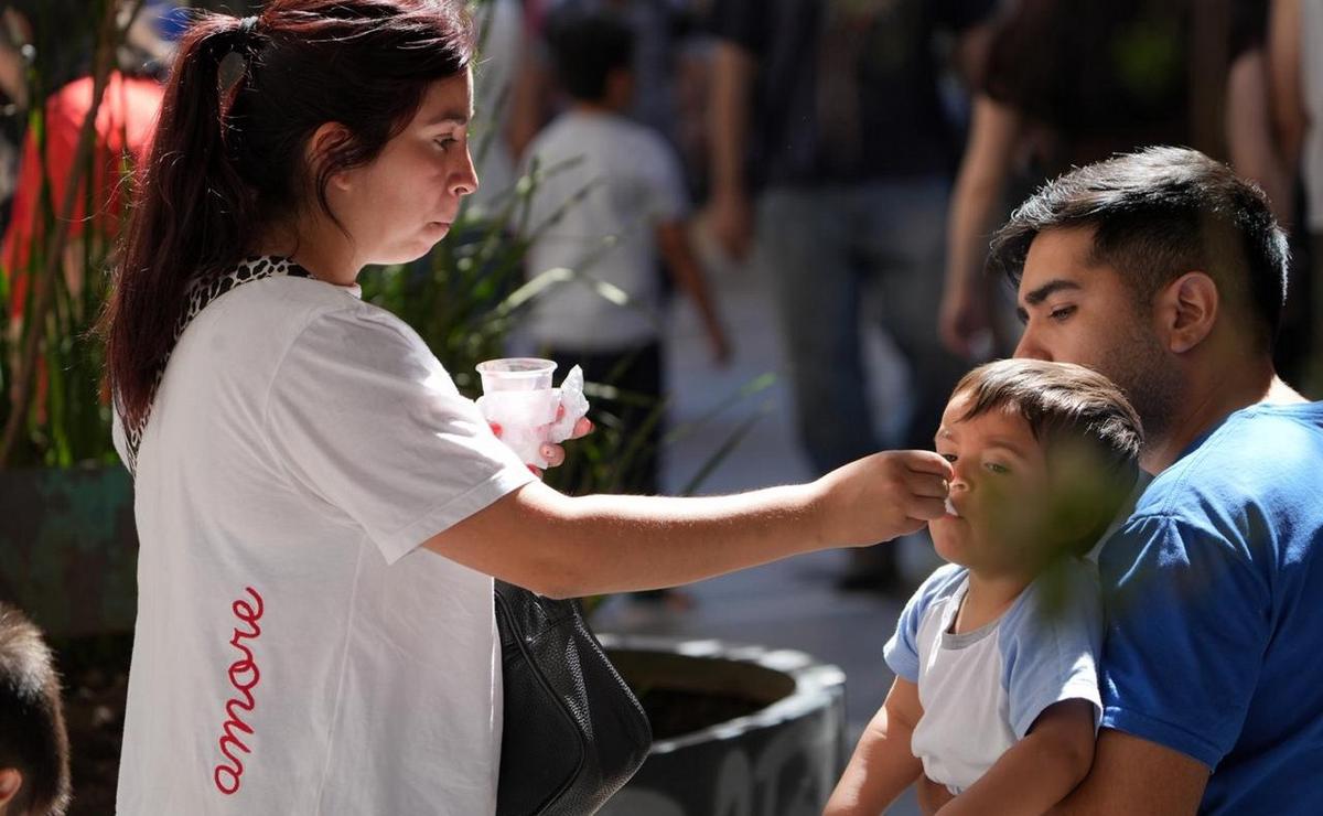 FOTO: Intenso movimiento en Córdoba por el Día de la Madre. (Foto: Daniel Cáceres/Cadena 3)