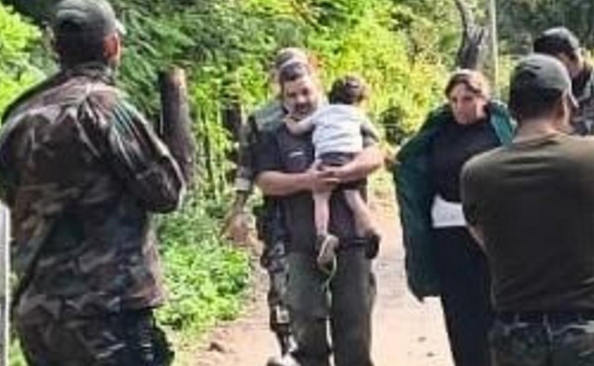 FOTO: El pequeño B.B. fue encontrado sano y salvo en Bariloche (Policía de Río Negro).