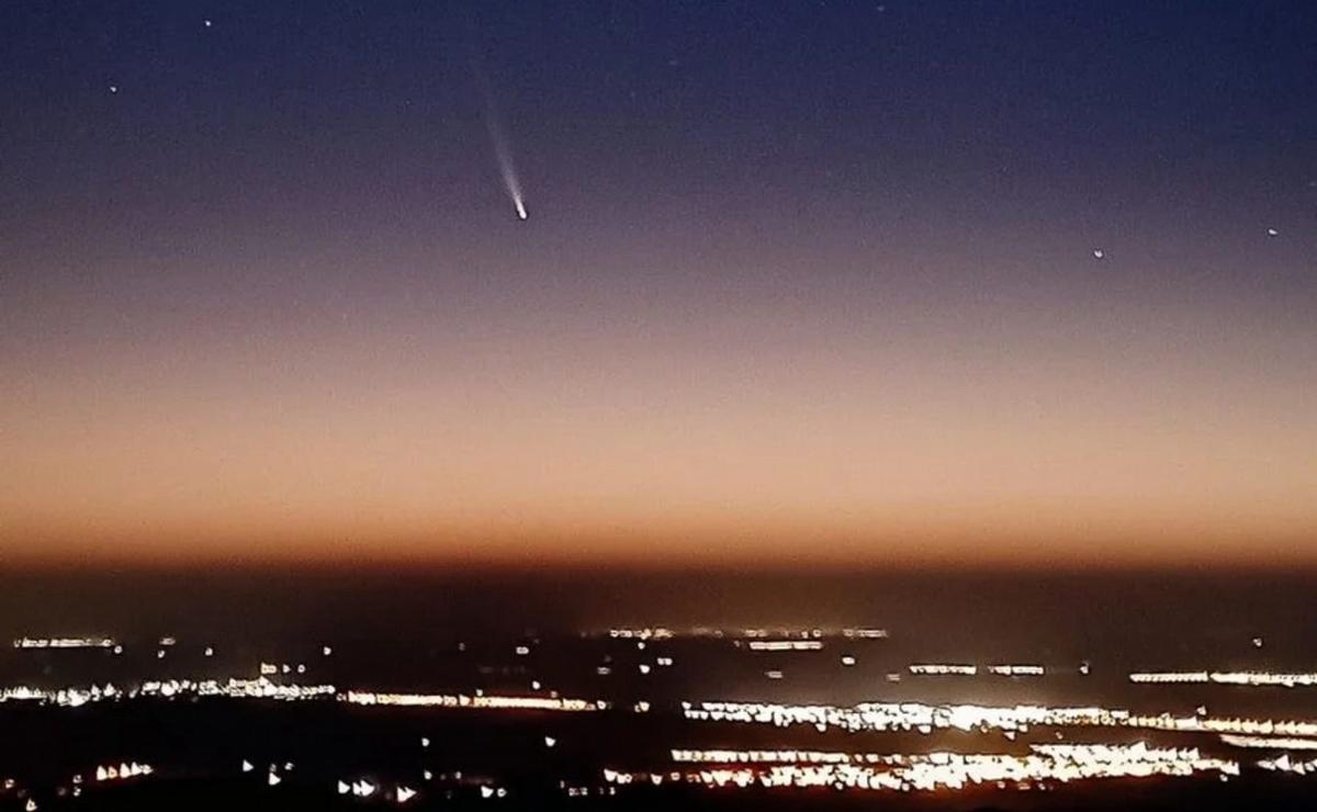 FOTO: El cometa en el cielo de Córdoba (Foto: Centro Plaza Cielo y Tierra) 