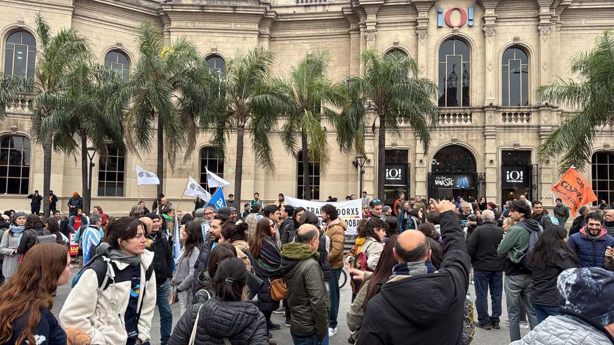Investigadores y docentes protestan por recortes en ciencia y tecnología