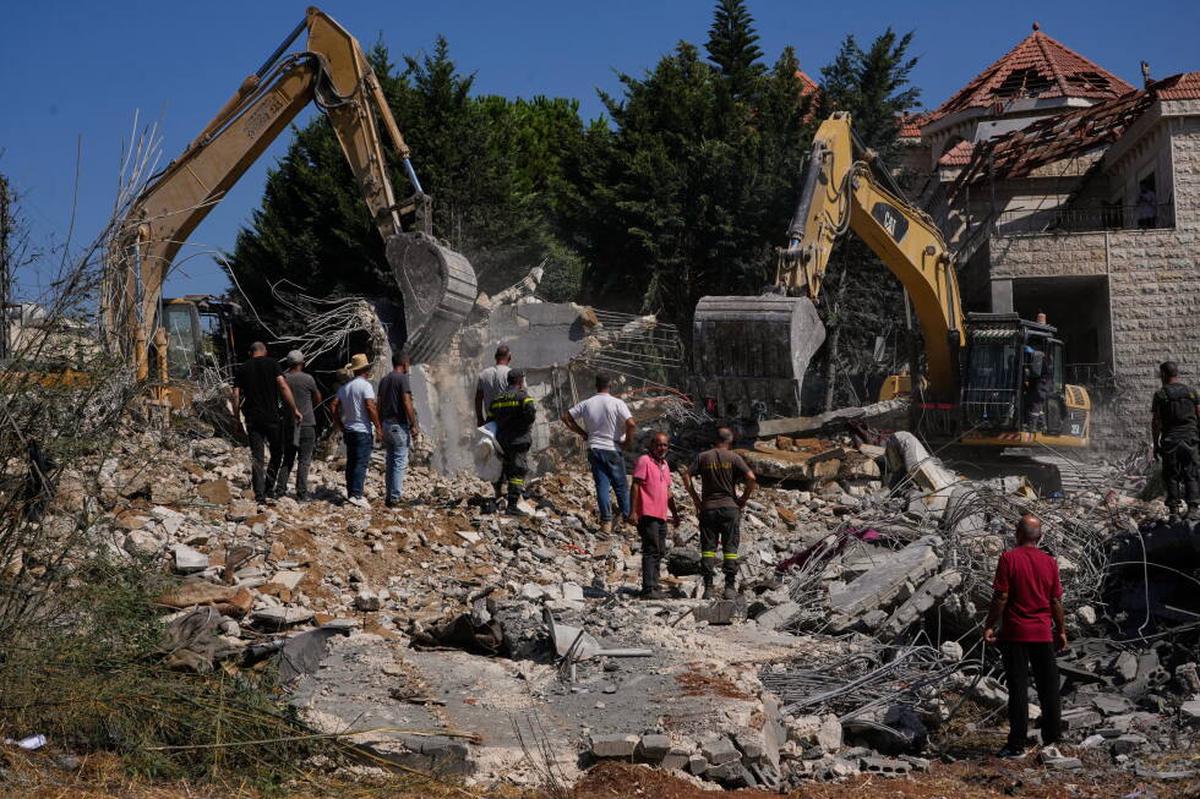 Ataques israelíes matan a 9 en un pueblo del sur de Líbano y otras noticias de Oriente Medio