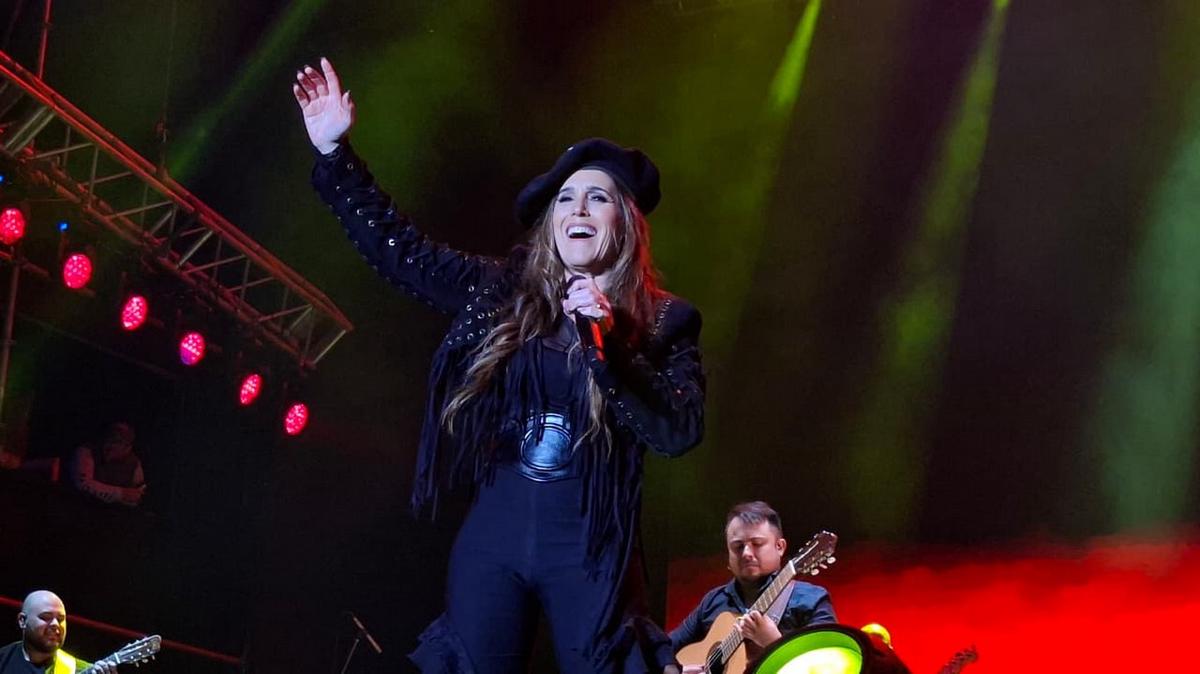 Soledad Pastorutti cantó en Añelo (Foto: Agustín González/Cadena 3)