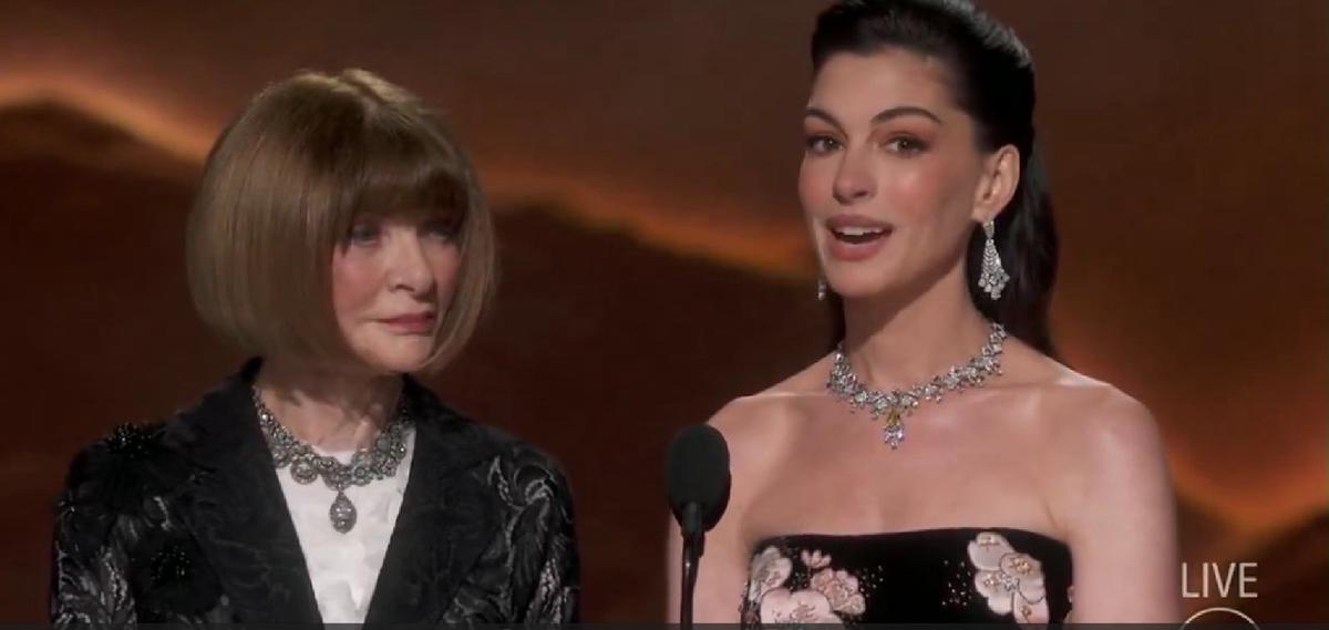 Anne Hathaway y Anna Wintour en los OSCARS 2026 FOTO: AGENCIA NA (CAPTURA)