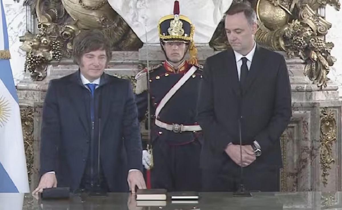 Adorni juró como jefe de Gabinete en reemplazo de Francos. (Foto: captura)