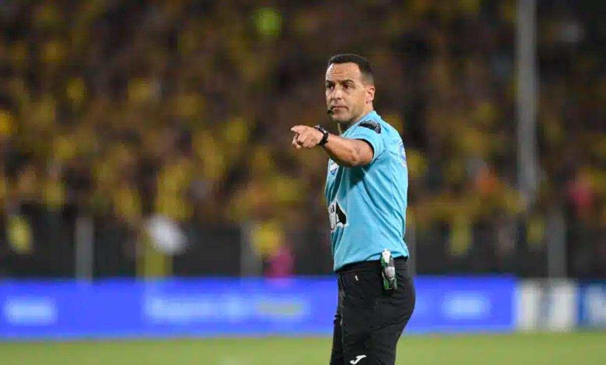 El árbitro Esteban Ostojich será la máxima autoridad en River-Santa Fe.
