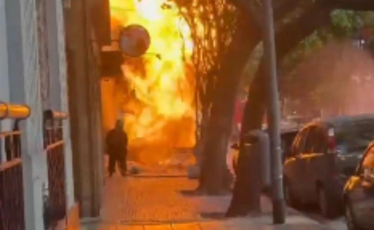 Escape de gas y fuego en Caballito: un herido y llamas de 12 metros.