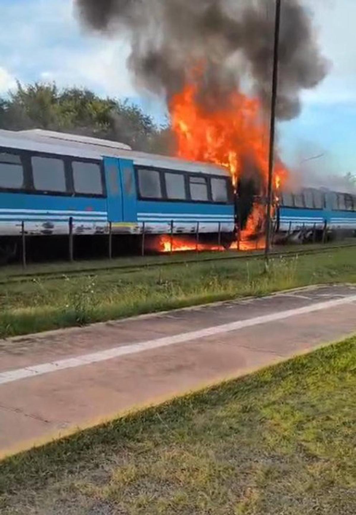 Incendio en el Tren de las Sierras: pasajeros afectados por humo en Córdoba  - Noticias - Cadena 3 Argentina