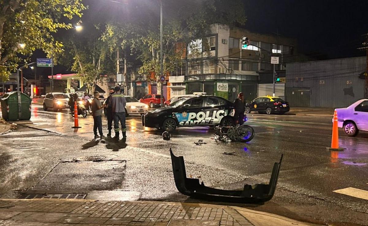 Fuerte choque tras la lluvia de la madrugada.