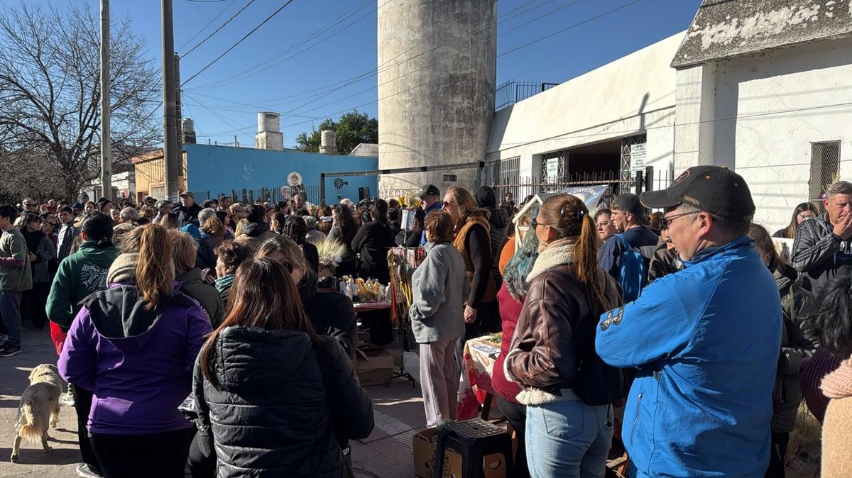 Fieles se congregan para rendir homenaje al santo patrono del pan y del trabajo.