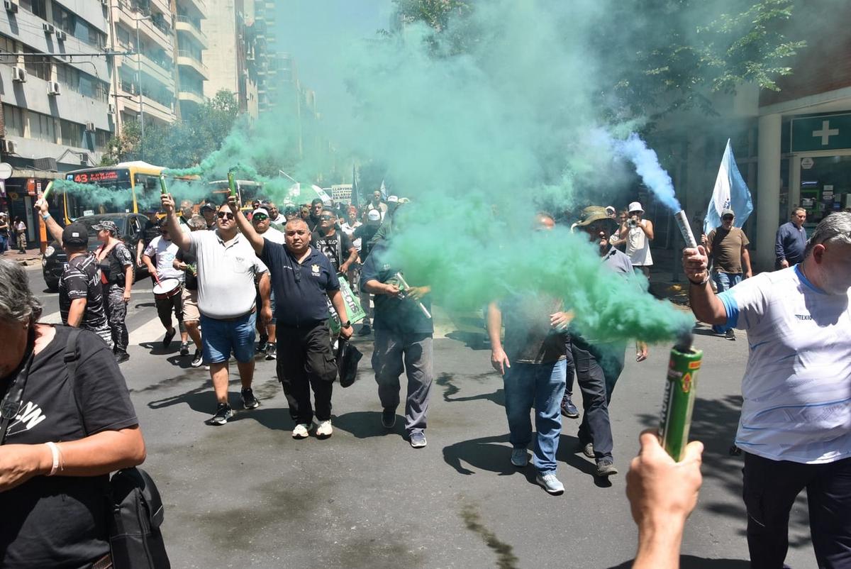 Marcha del Suoem y otros gremios por Córdoba. (Foto: Prensa Suoem)