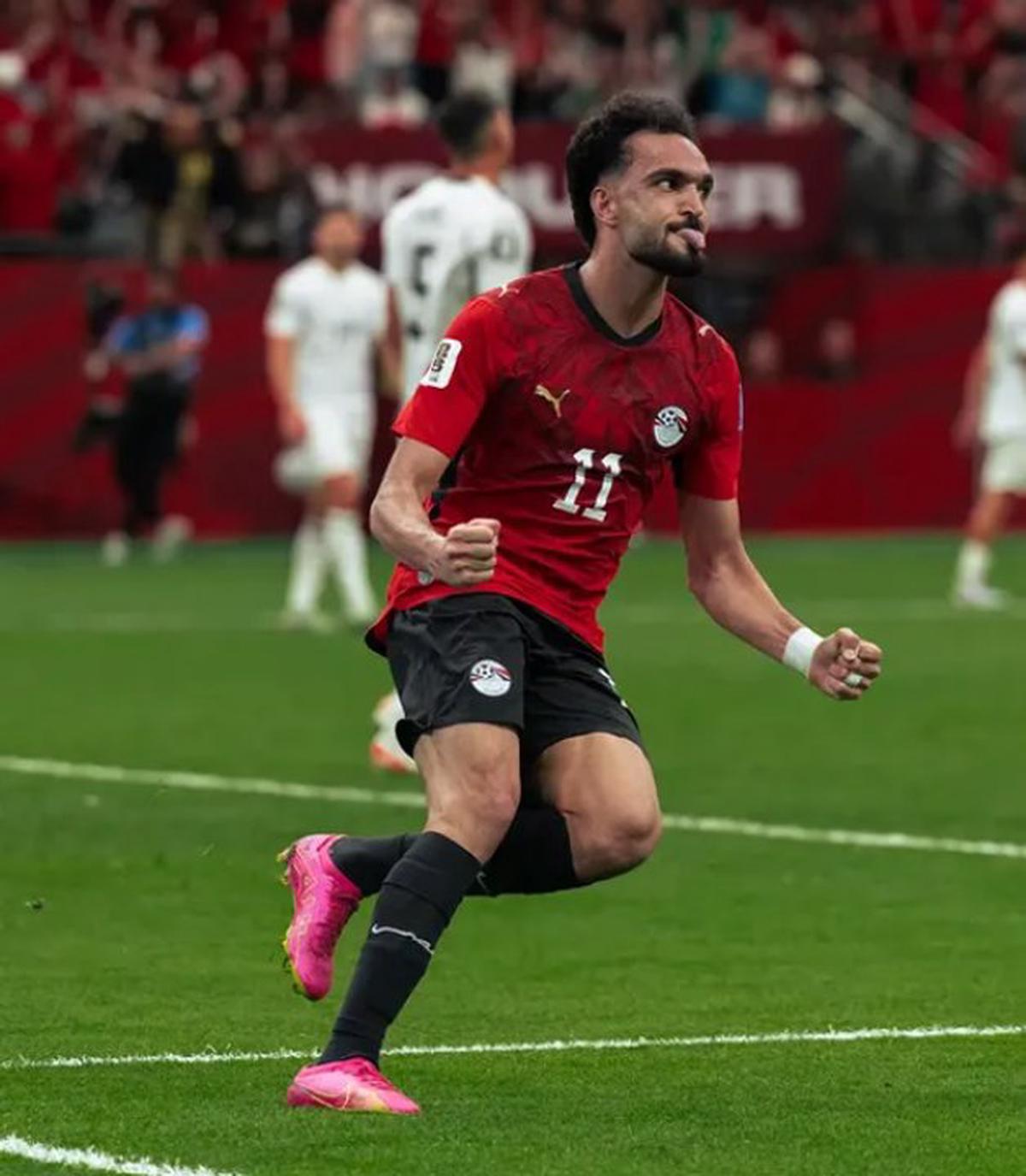 Mostafa Ziko festeja el primer gol egipcio en el partido.