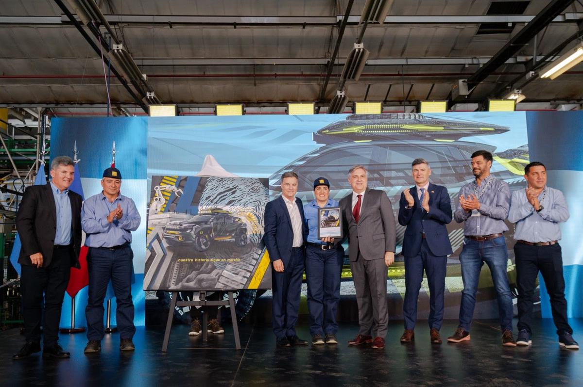 FOTO: Renault celebró en Fabrica Santa Isabel su proyecto de pick up de media tonelada