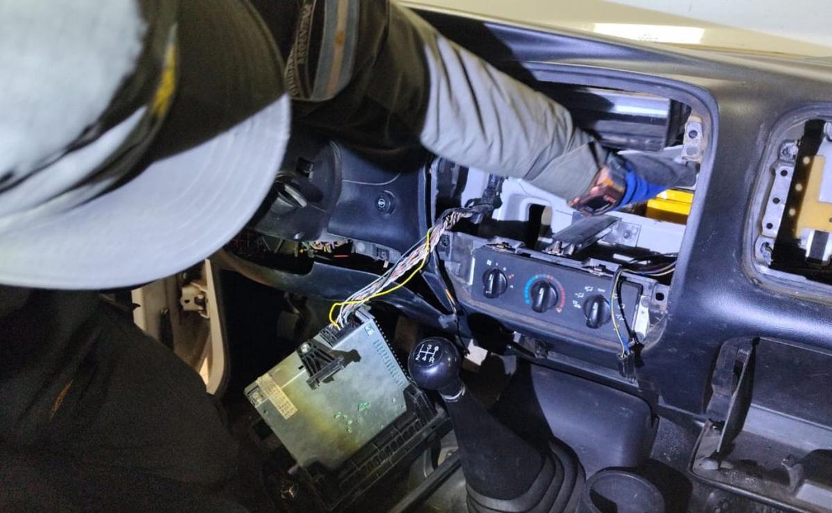 Tío y sobrino ocultaron más de 86 kilos de cocaína en tubos de GNC