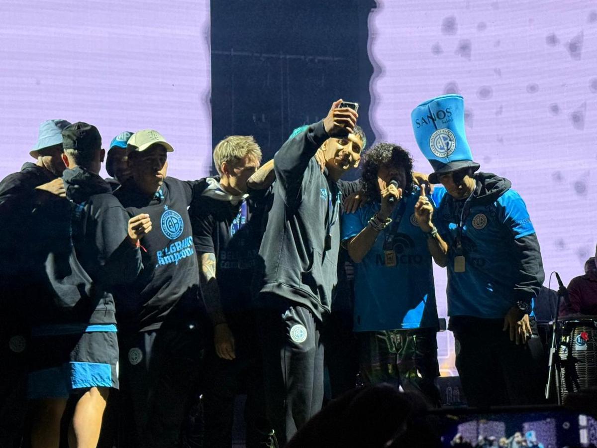 Belgrano festejó con La Mona y el Chino demostró que tambíen la rompe cantando