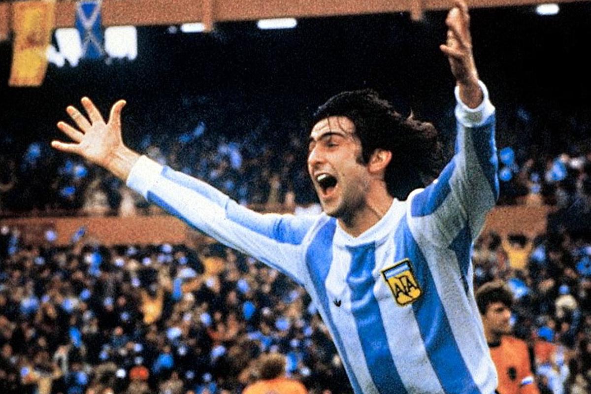Mario Alberto Kempes fue campeón del mundo con Argentina en 1978. FOTO NA: Redes.