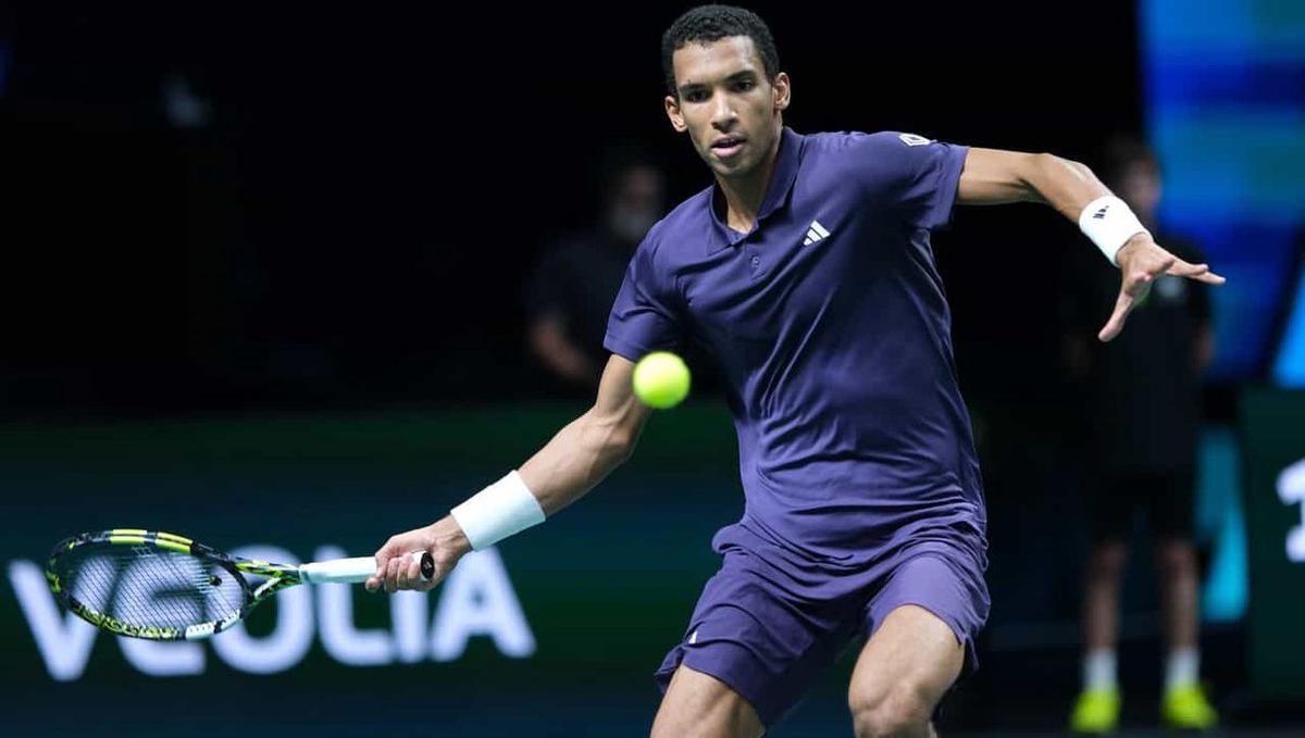 Auger-Aliassime, entre los cuatro mejores del Masters 1000 de París.