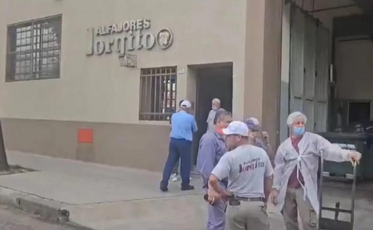 FOTO: Incendio en la fábrica de alfajores Jorgito