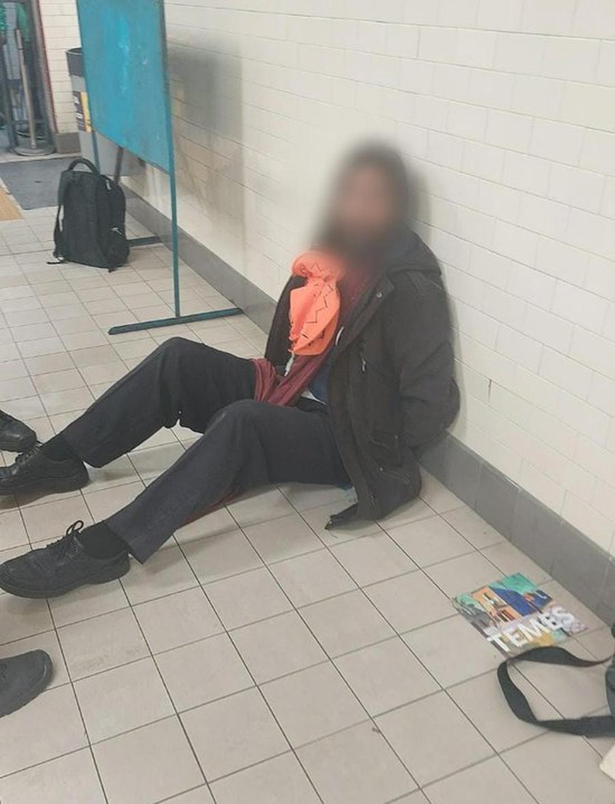 Detienen a hombre con antecedentes por agredir a un policía en el subte de Buenos Aires