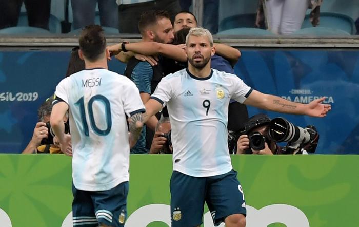 El "Kun" Agüero respaldó a Messi como candidato al Balón de Oro: "Qué pregunta fácil"