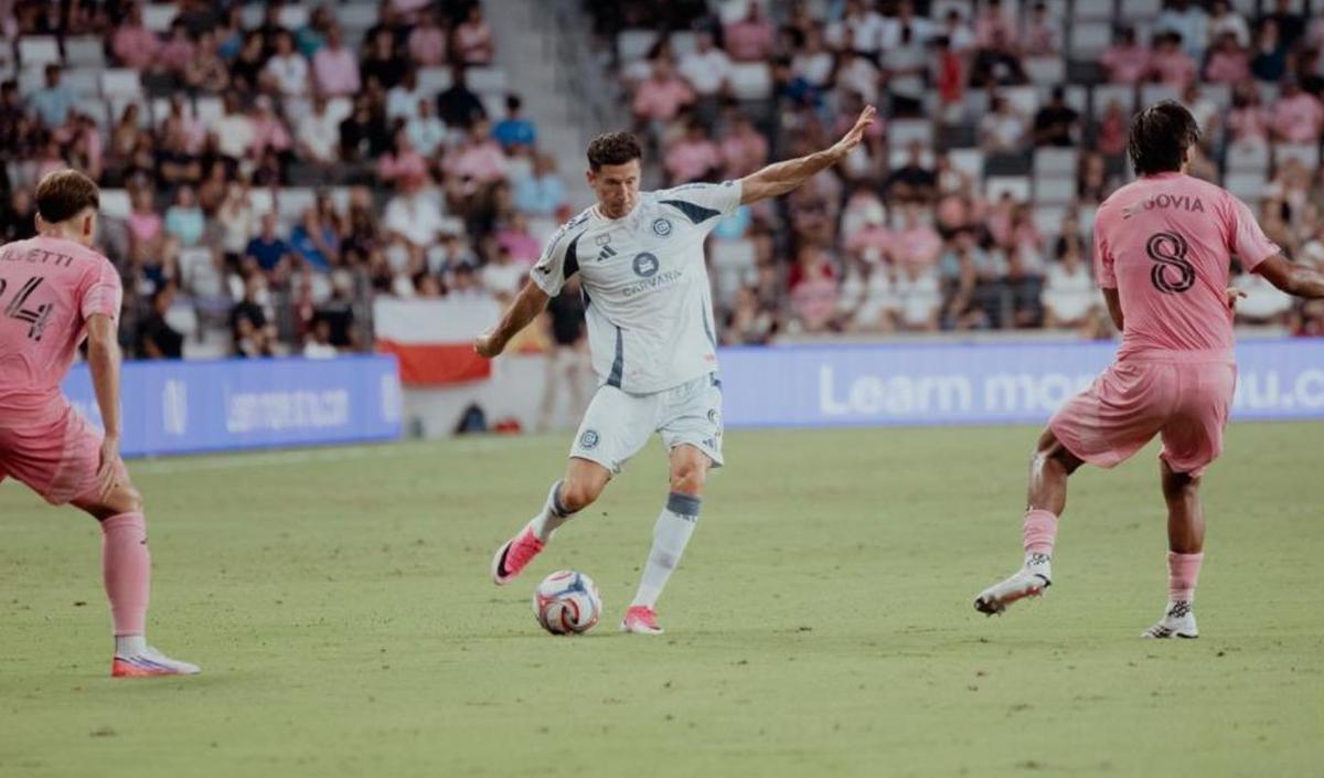 El polaco Robert Lewandowski tuvo un debut amargo en Chicago Fire.
