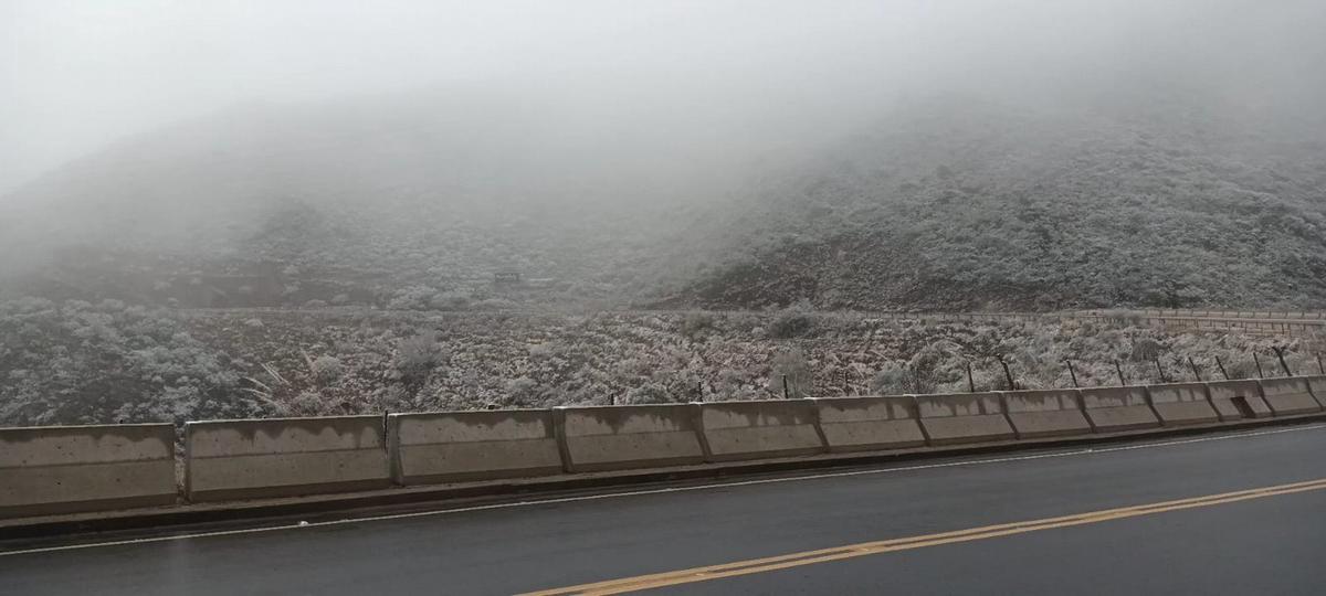 Frío extremo: cierran el Camino del Cuadrado por hielo sobre la calzada.
