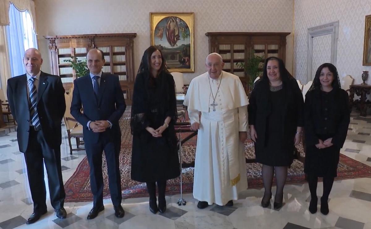 FOTO: Villarruel junto al Papa (foto: captura de video)