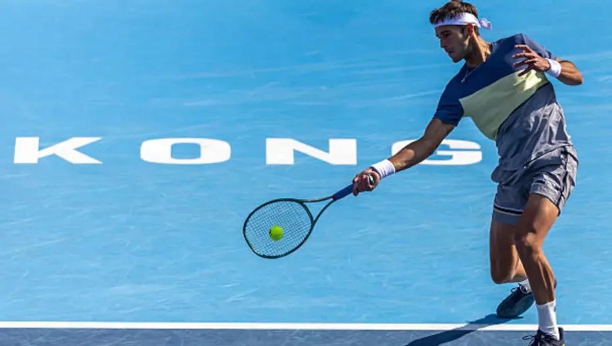 Etcheverry volvió a flaquear en un momento importante y se despidió en la primera ronda de Auckland.