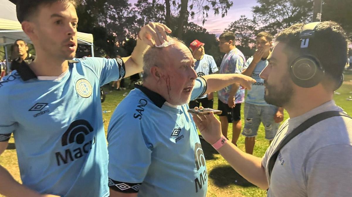 Un hincha de Belgrano, con heridas producto de los incidentes en Rosario.
