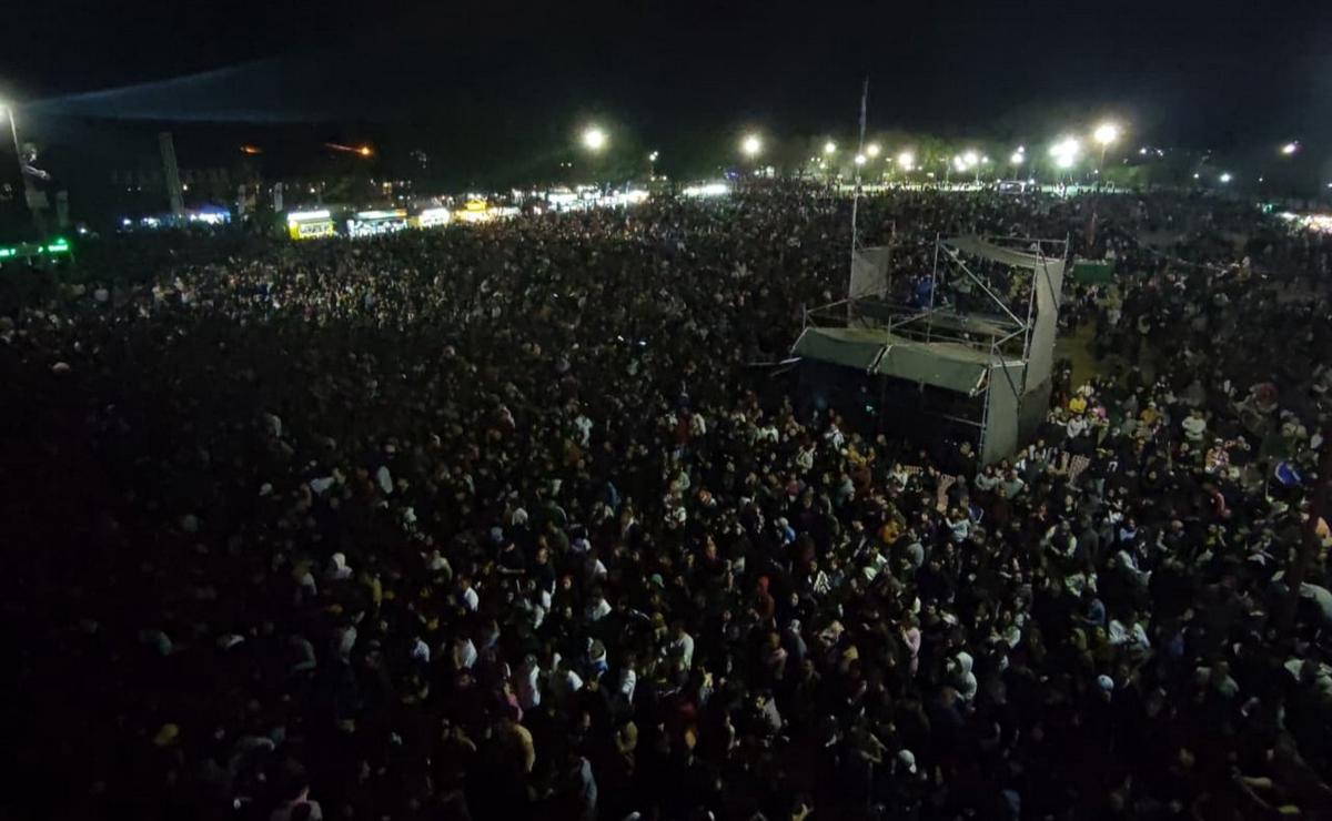 Una multitud celebra la Fiesta de la Primavera en Villa Carlos Paz.