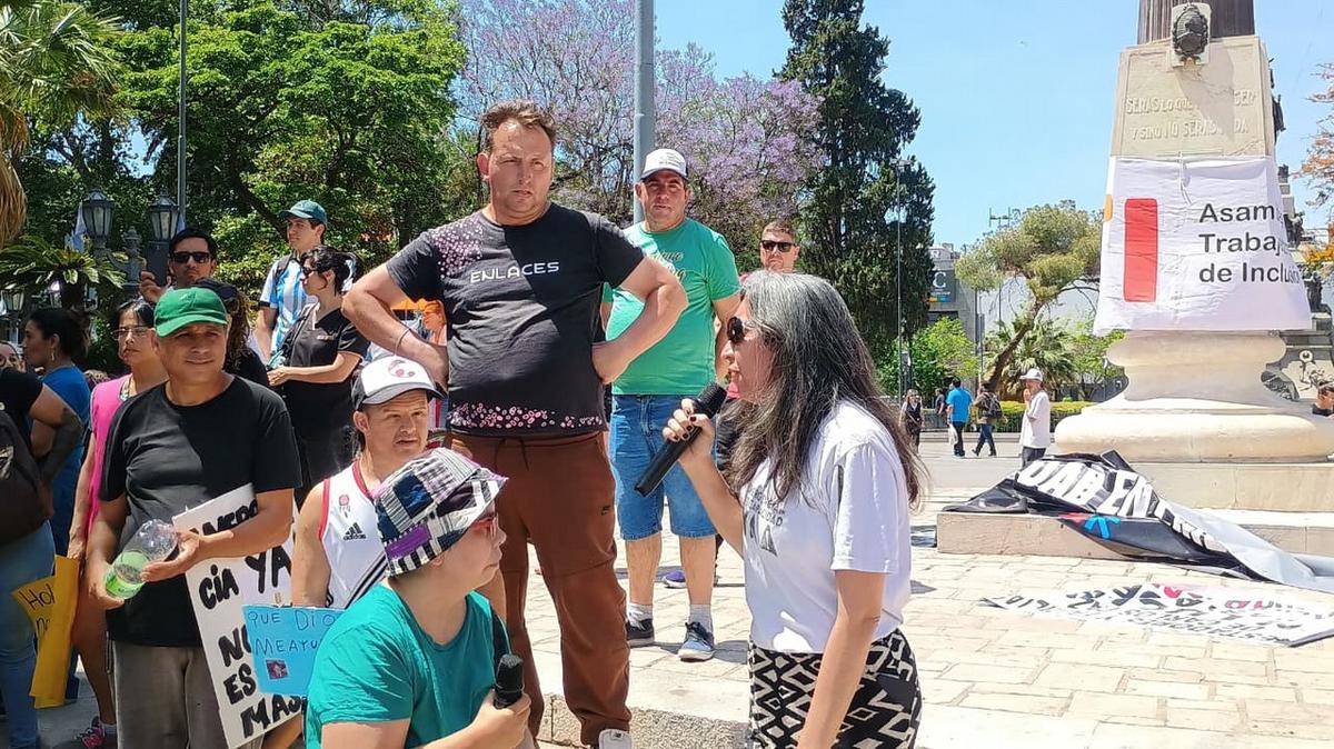 La marcha por la emergencia en discapacidad se desarrolló en el centro cordobés.