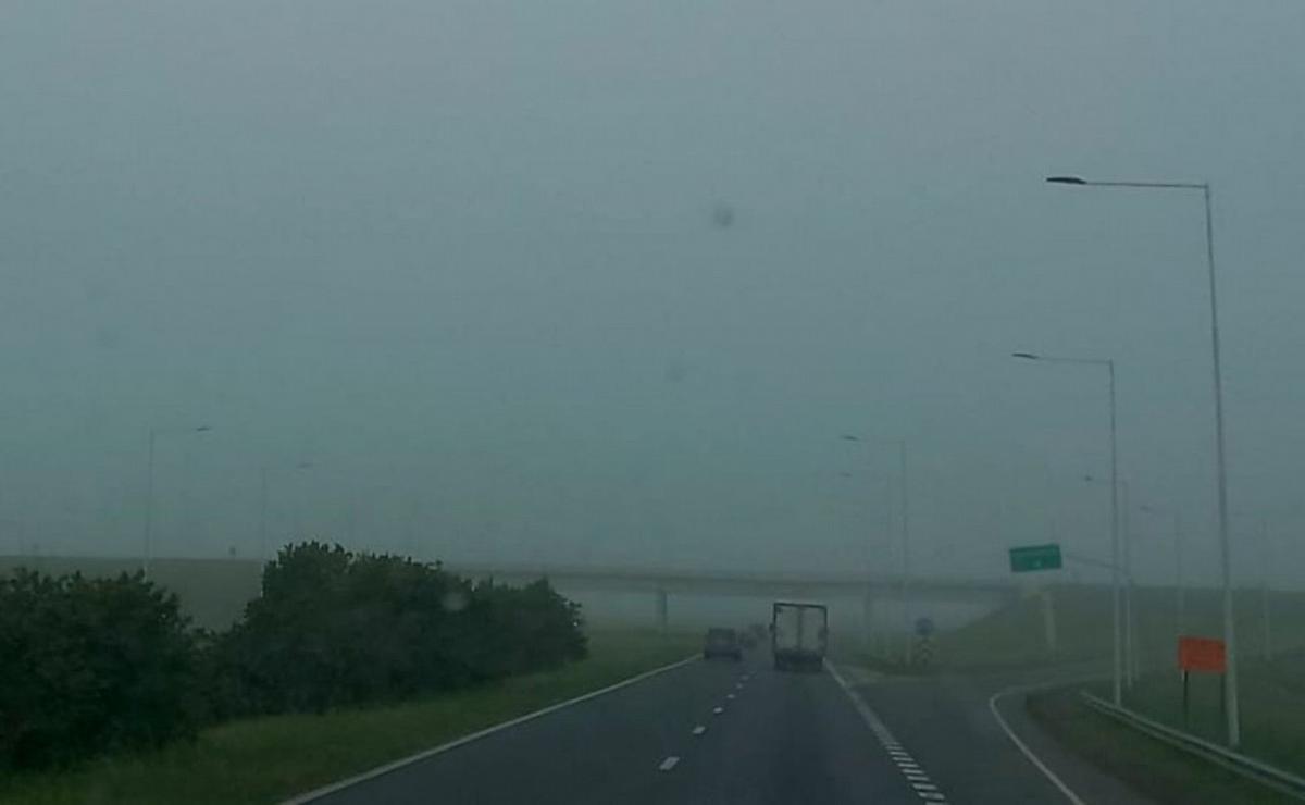 Niebla en los accesos a la ciudad de Rosario.