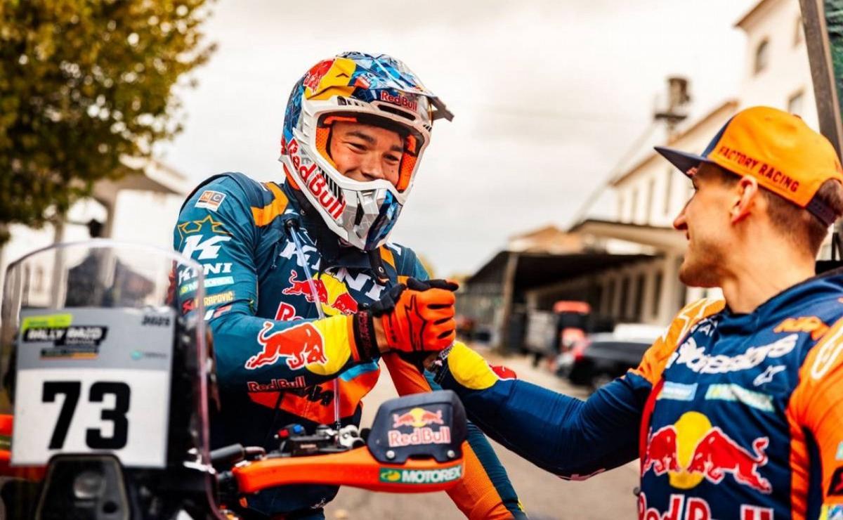 Canet -ganador en Rally2- y Benavides -ganó la etapa- se felicitan en Portugal