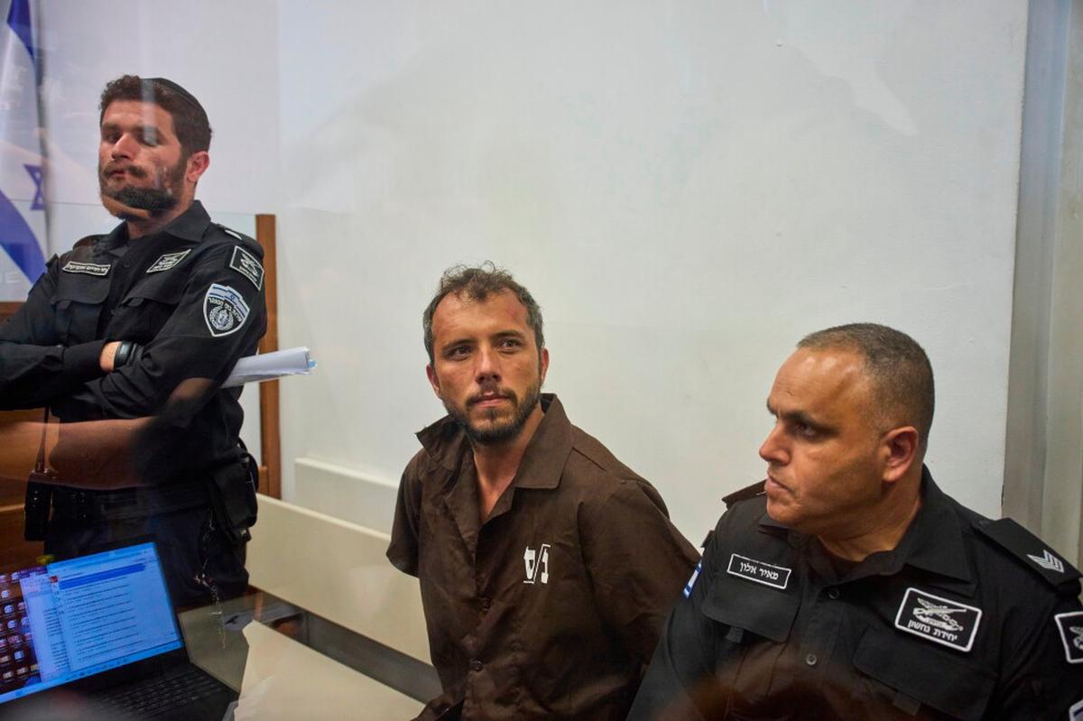 Israel deporta a 2 activistas detenidos por liderar una flotilla de ayuda a Gaza